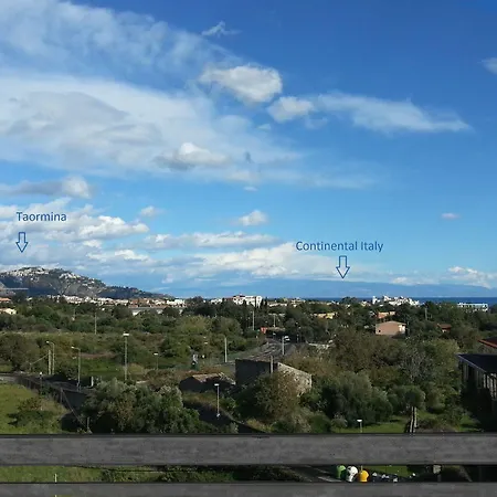 Comeinsicily - Rocce Nere Giardini Naxos