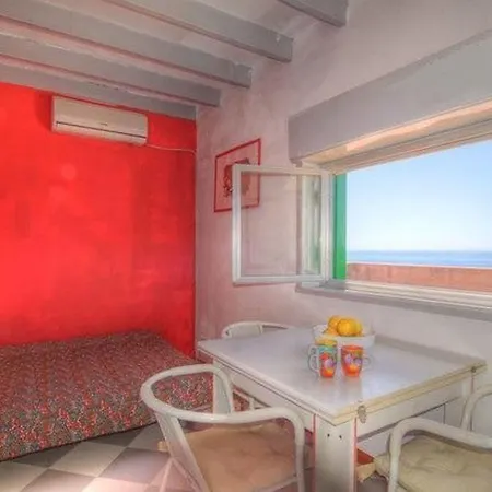 Comeinsicily - Rocce Nere Giardini Naxos