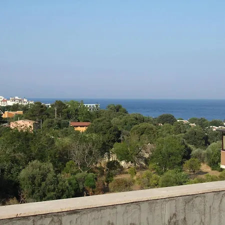 Comeinsicily - Rocce Nere Giardini Naxos